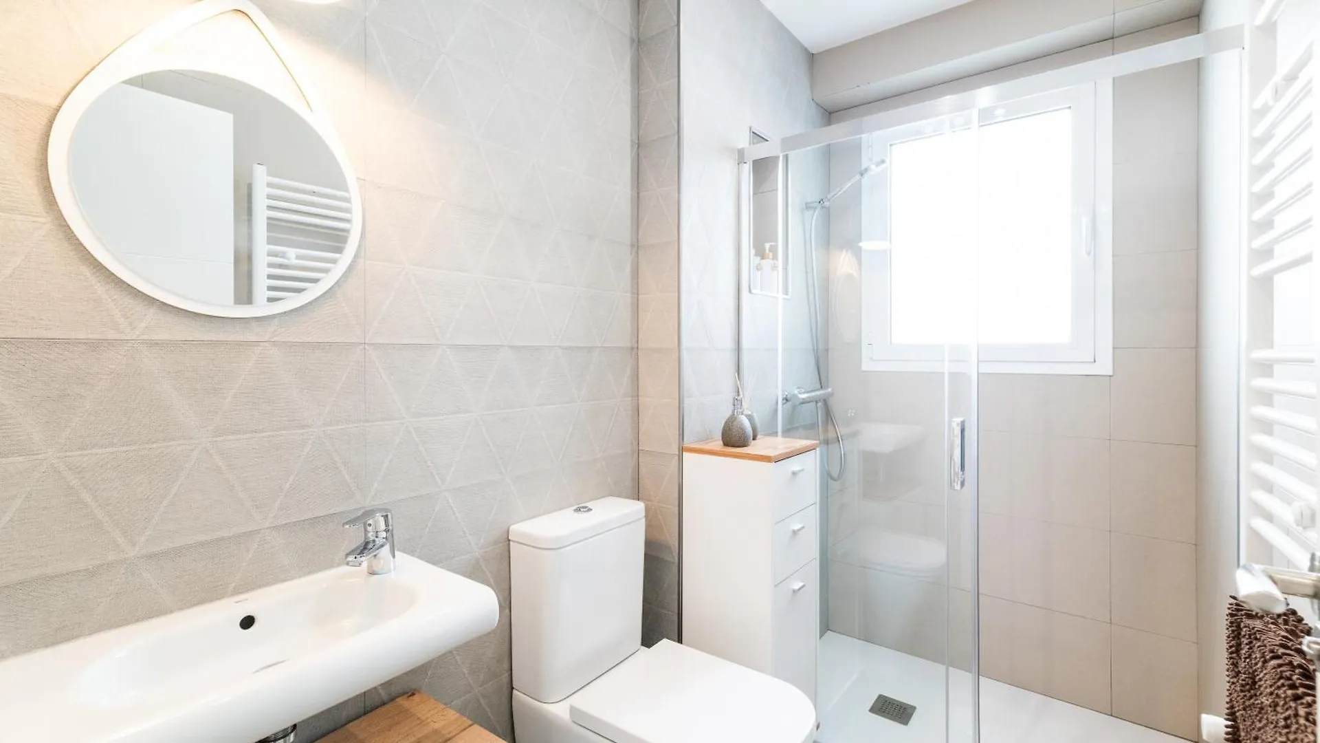 Pajaritos Suites Junto A Centro, Estacion De Tren Y Plaza De Toros Granada Spain