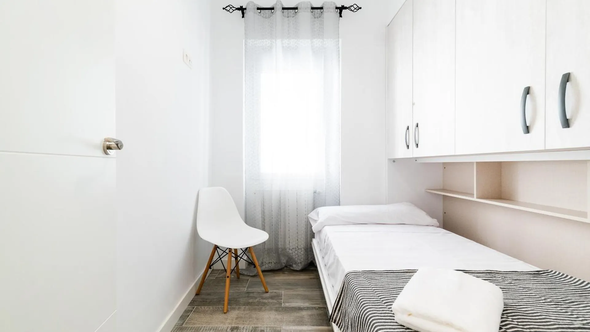 Apartamento Pajaritos Suites Junto A Centro, Estacion De Tren Y Plaza De Toros Granada