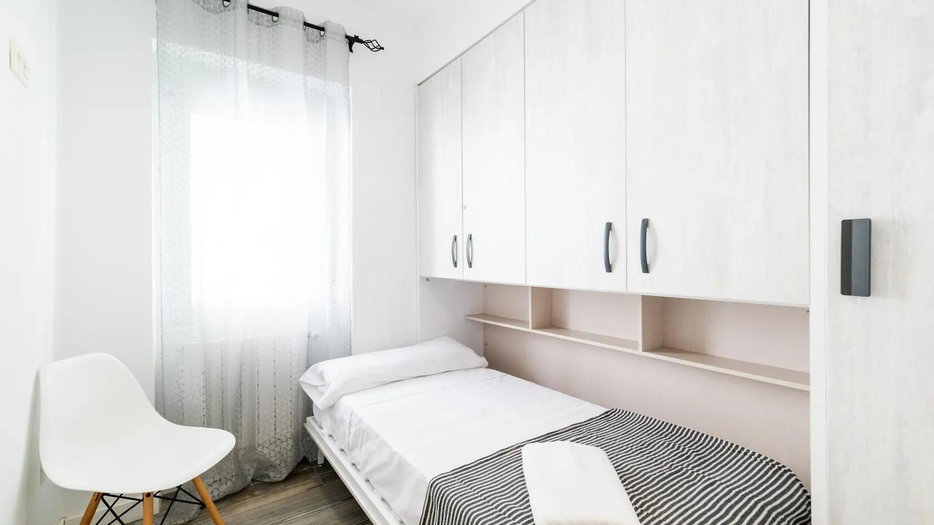 Apartamento Pajaritos Suites Junto A Centro, Estacion De Tren Y Plaza De Toros Granada