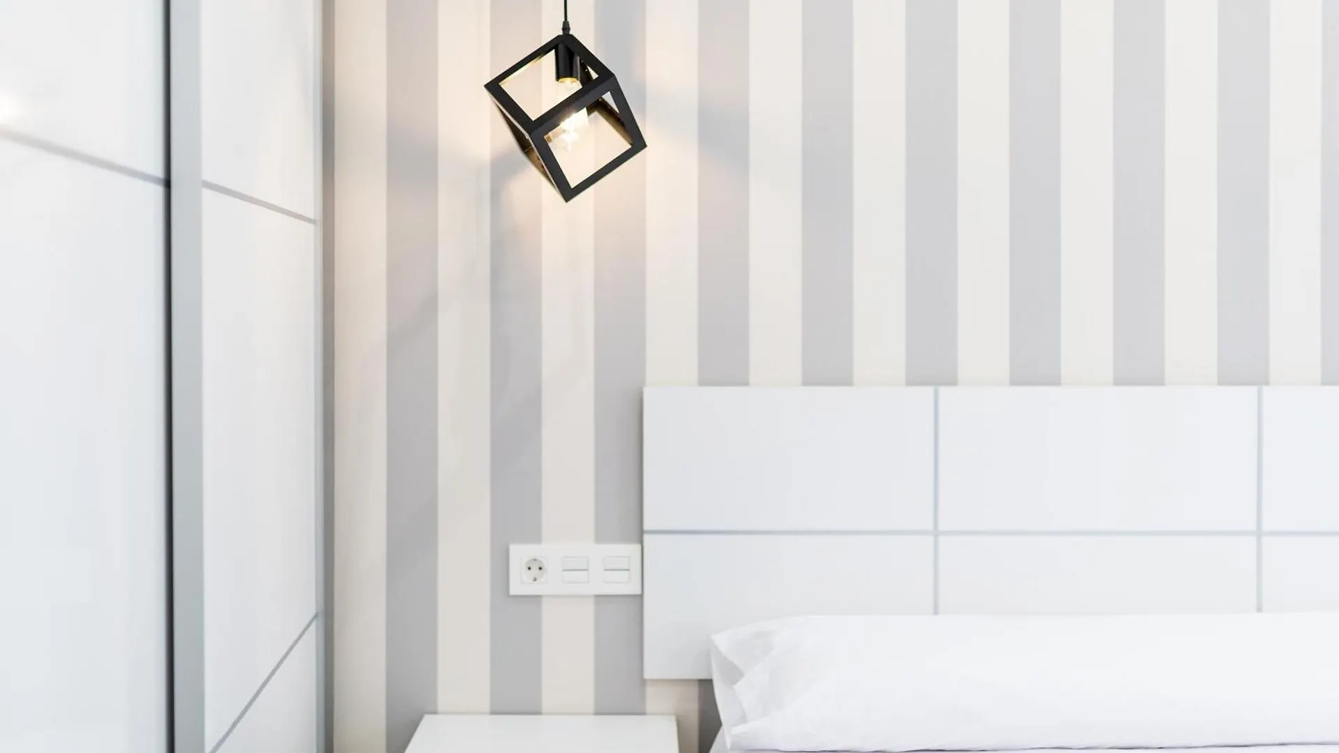 Apartamento Pajaritos Suites Junto A Centro, Estacion De Tren Y Plaza De Toros Granada